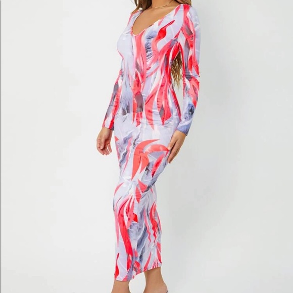 Sexy Allover Print V-neck Bodycon Dress - Picture 3 of 3